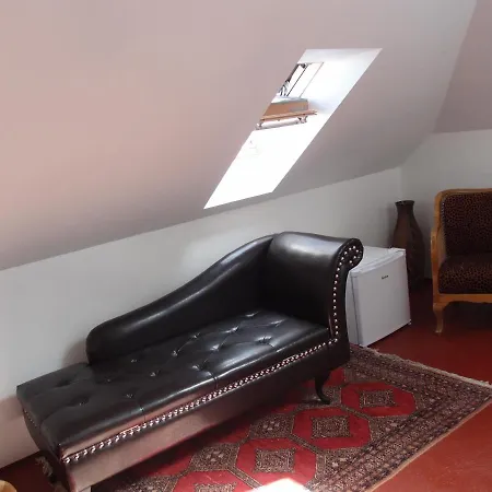Orli Hnizdo At Chateau Novak Bed & Breakfast