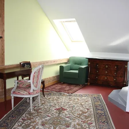 ベッド・アンド・ブレックファスト Orli Hnizdo At Chateau Novak Křivoklát