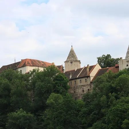 ベッド・アンド・ブレックファスト Orli Hnizdo At Chateau Novak