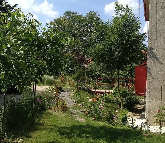 Orli Hnizdo At Chateau Novak Frühstückspension Křivoklát